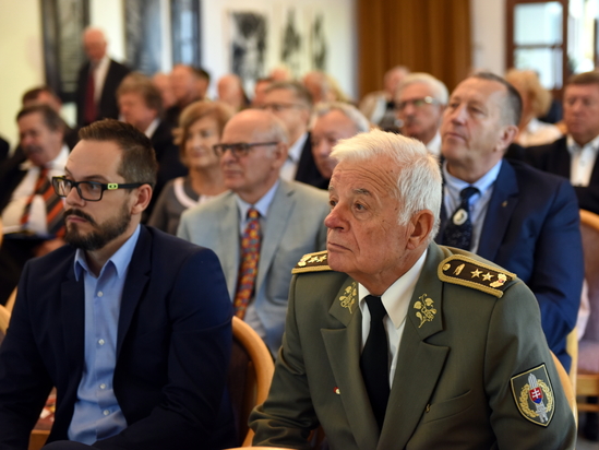 V popred� st�le dynamick� genmjr. Ing. S. Na�ovi�