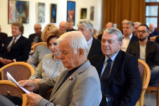 Genmjr. S. Naďovič krátko pred vystúpením v diskusii