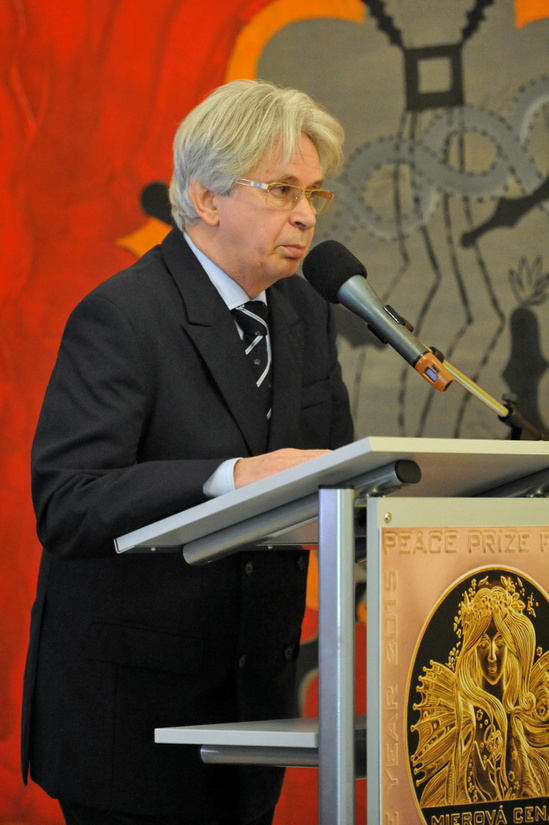 V. Brezny zd�vodnil svoje znepokojenia zo s��asn�ho sveta a jeho vodcov