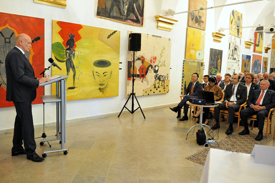 Rusk� ve�vyslanec A. Fedotov hovoril po slovensky na �vod diskusnej t�my �o je nevyhnutn� pre bl�zku bud�cnos�?